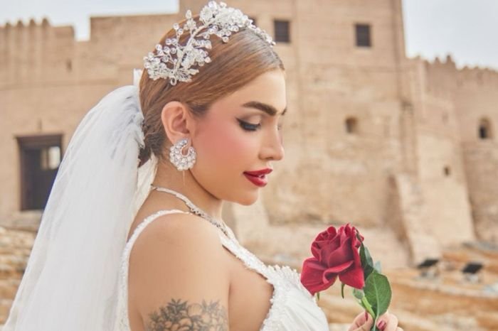 Engagement Makeup example 5 by Sana Kinaan in Dubai